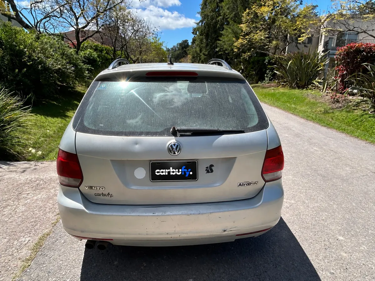 Volkswagen VENTO Variant 2.5 — foto 2