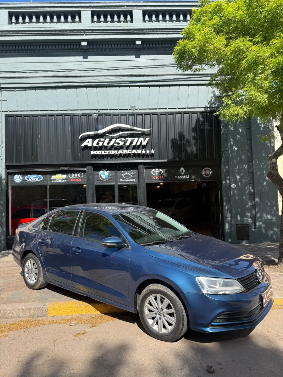 Volkswagen VENTO 4P 2,0 Advance — foto 3