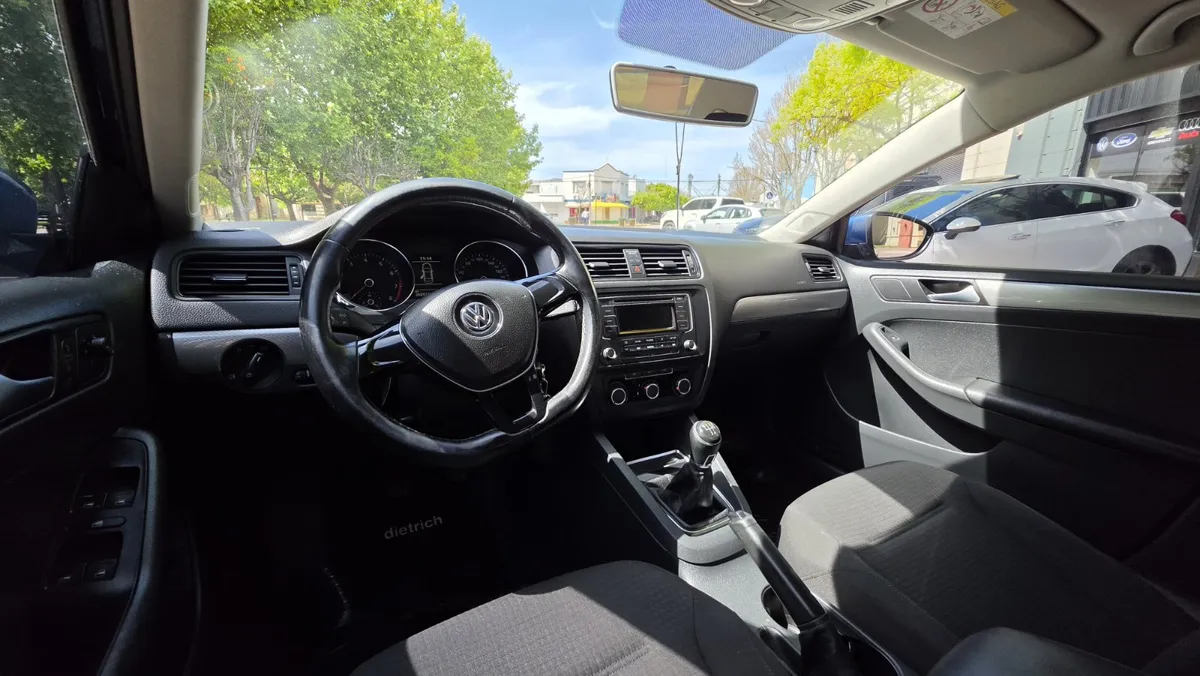 Volkswagen VENTO 4P 2,0 Advance — foto 6