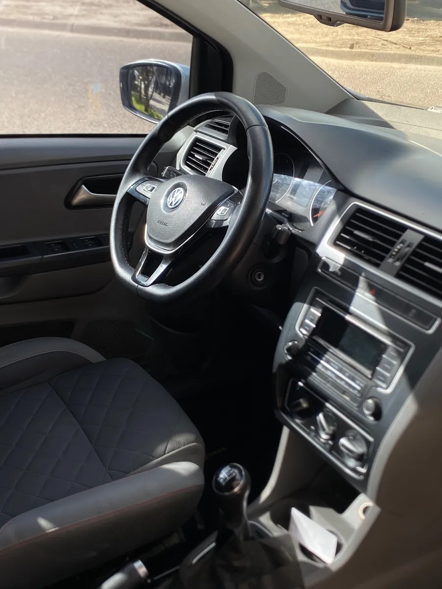 Volkswagen SURAN 5P 1,6 Highline 2014 — foto 12