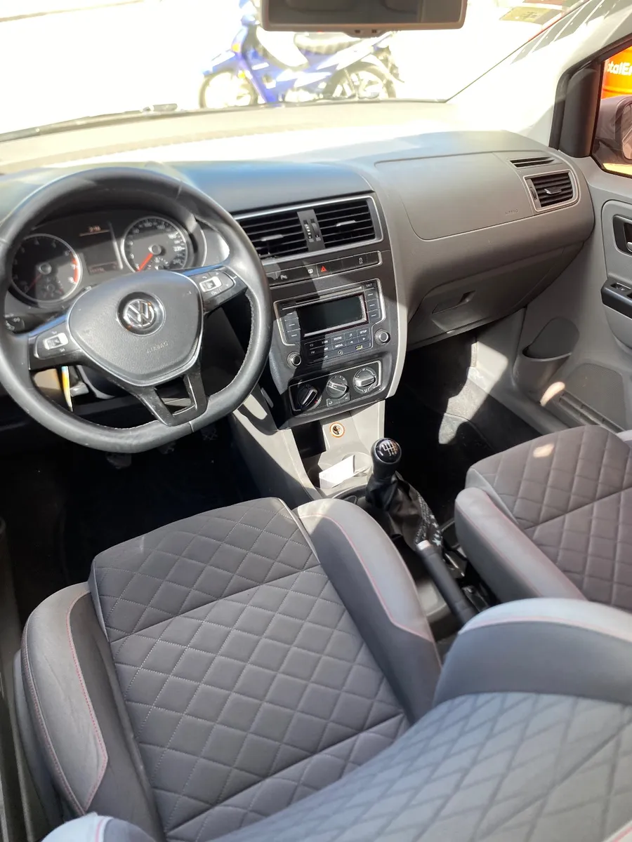Volkswagen SURAN 5P 1,6 Highline 2014 — foto 18