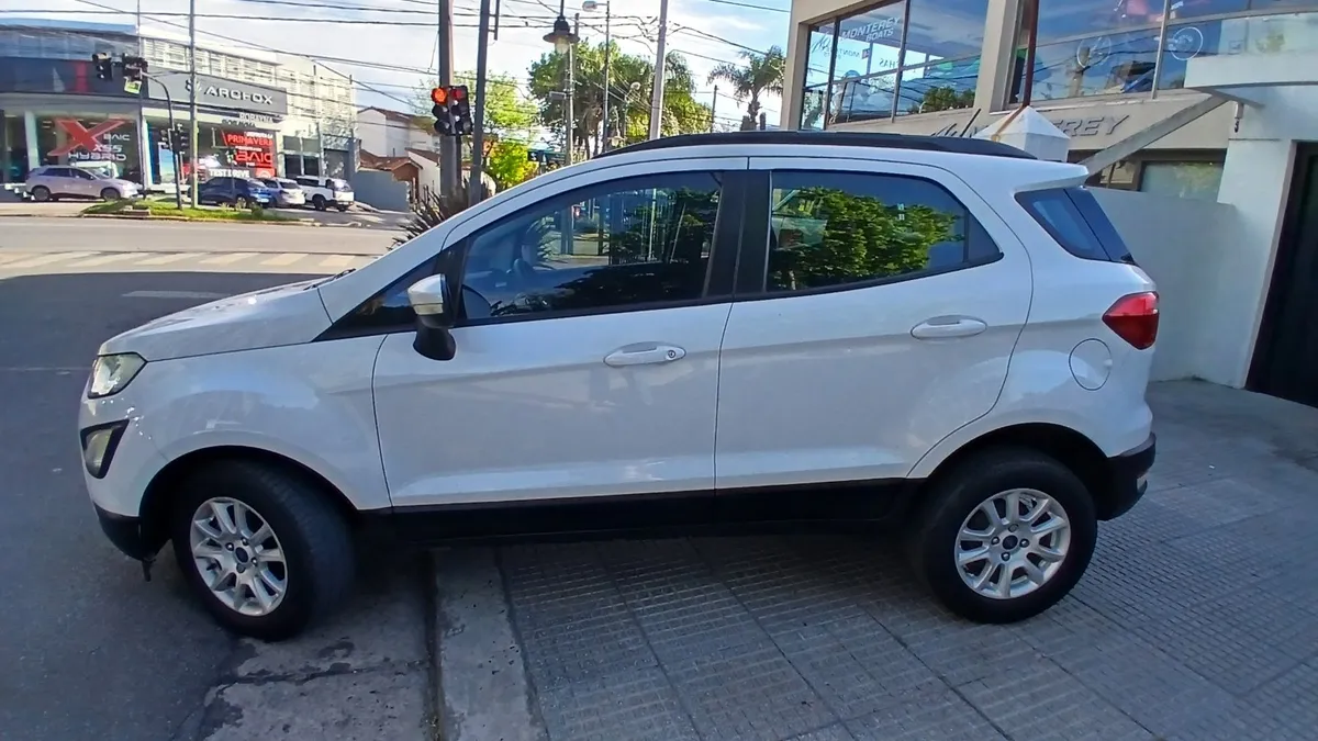 Ford ECOSPORT Se MT  1.5 Nafta  — foto 4