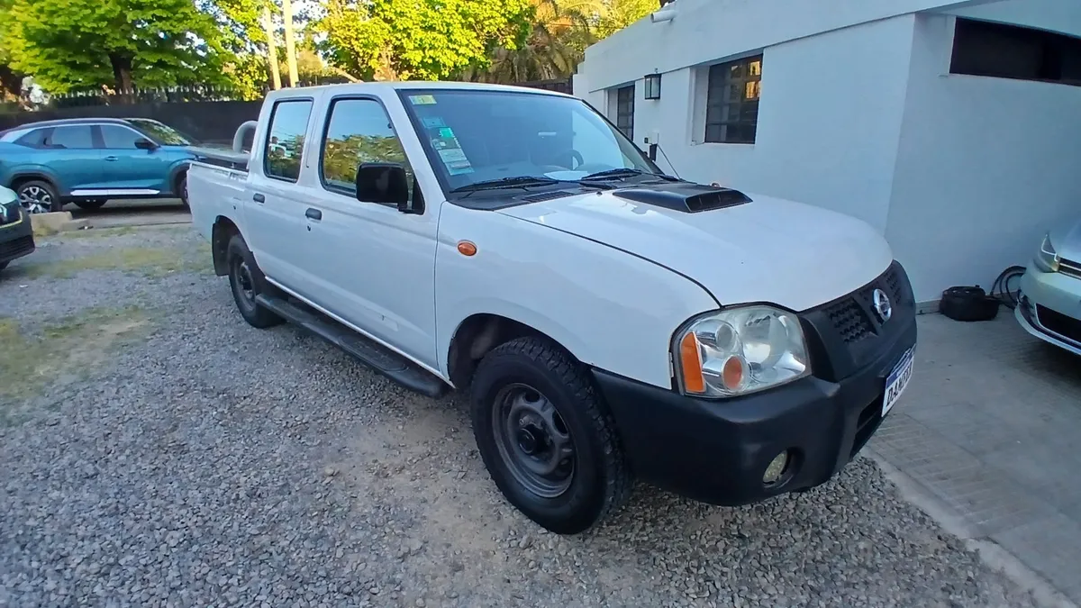 Nissan NP 300 PICK UP D/C 2,5 Td 4X2 — foto 3