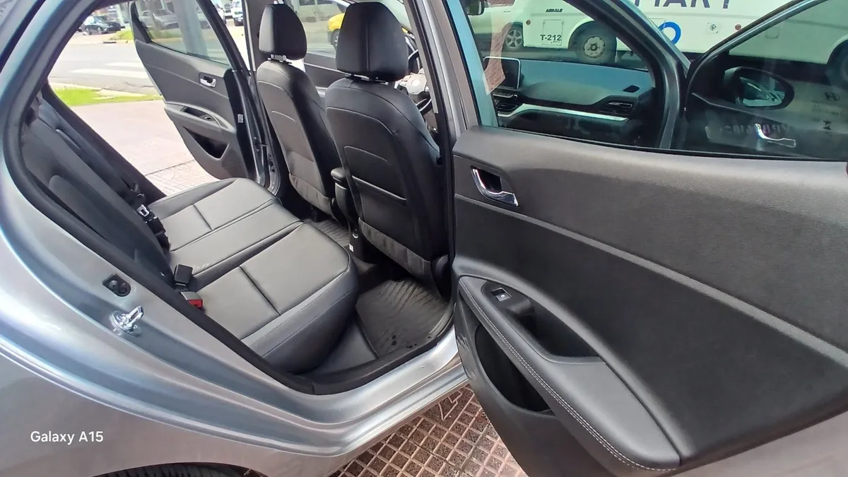Hyundai HB20 5P 1,6 Platinum Safety AT — foto 12