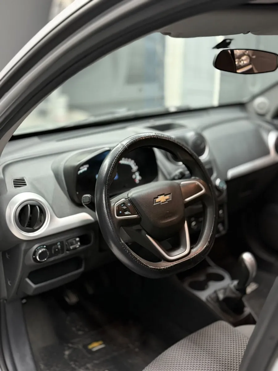 Chevrolet ONIX 5P 1,4 Lt — foto 9