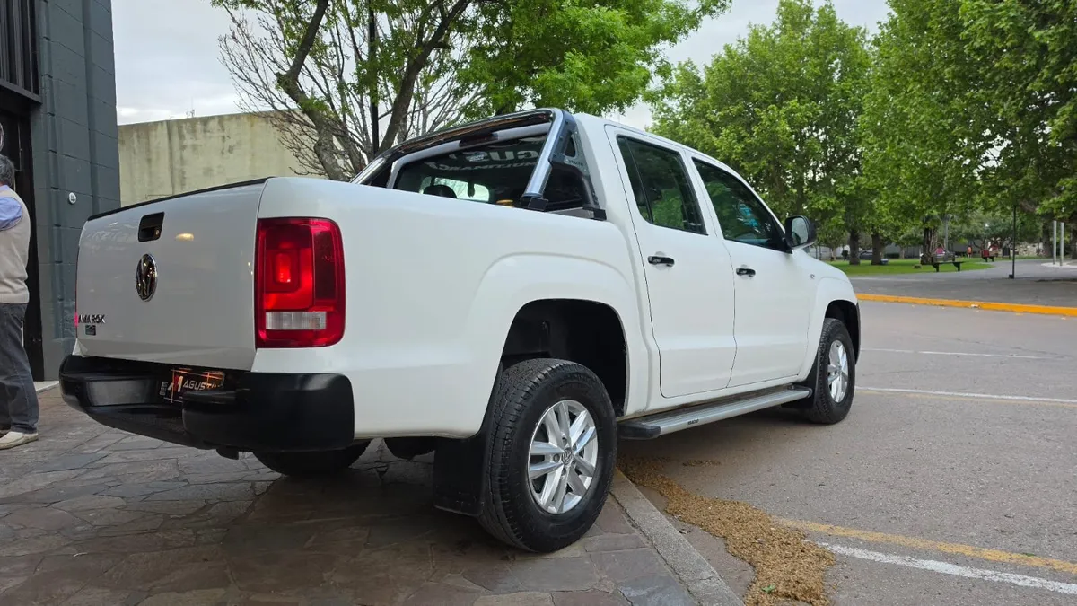 Volkswagen AMAROK PICK - UP D/C 2,0 Diesel 140CV 4X2 — foto 4