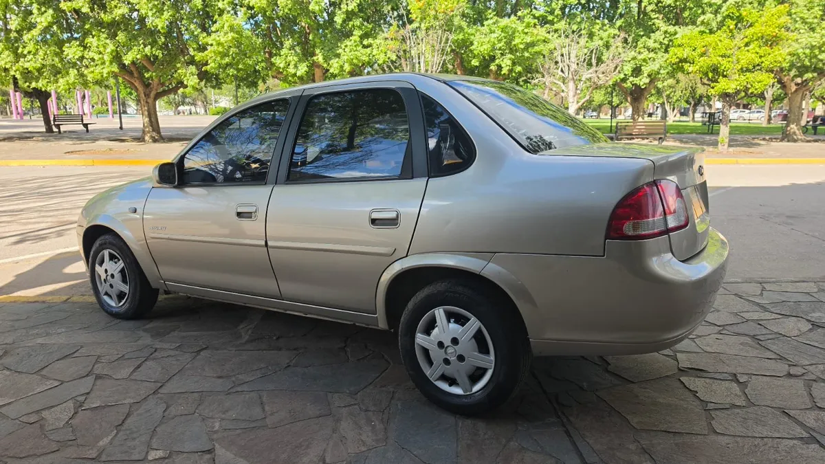 Chevrolet CLASSIC 4P 1,4 Lt Spirit — foto 4