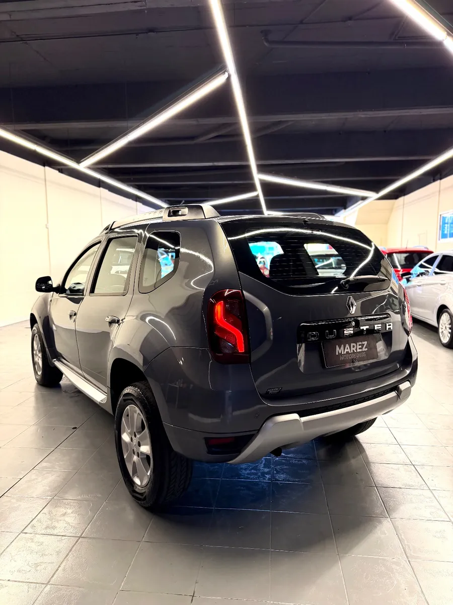 Renault DUSTER 4X2 Privilege — foto 4