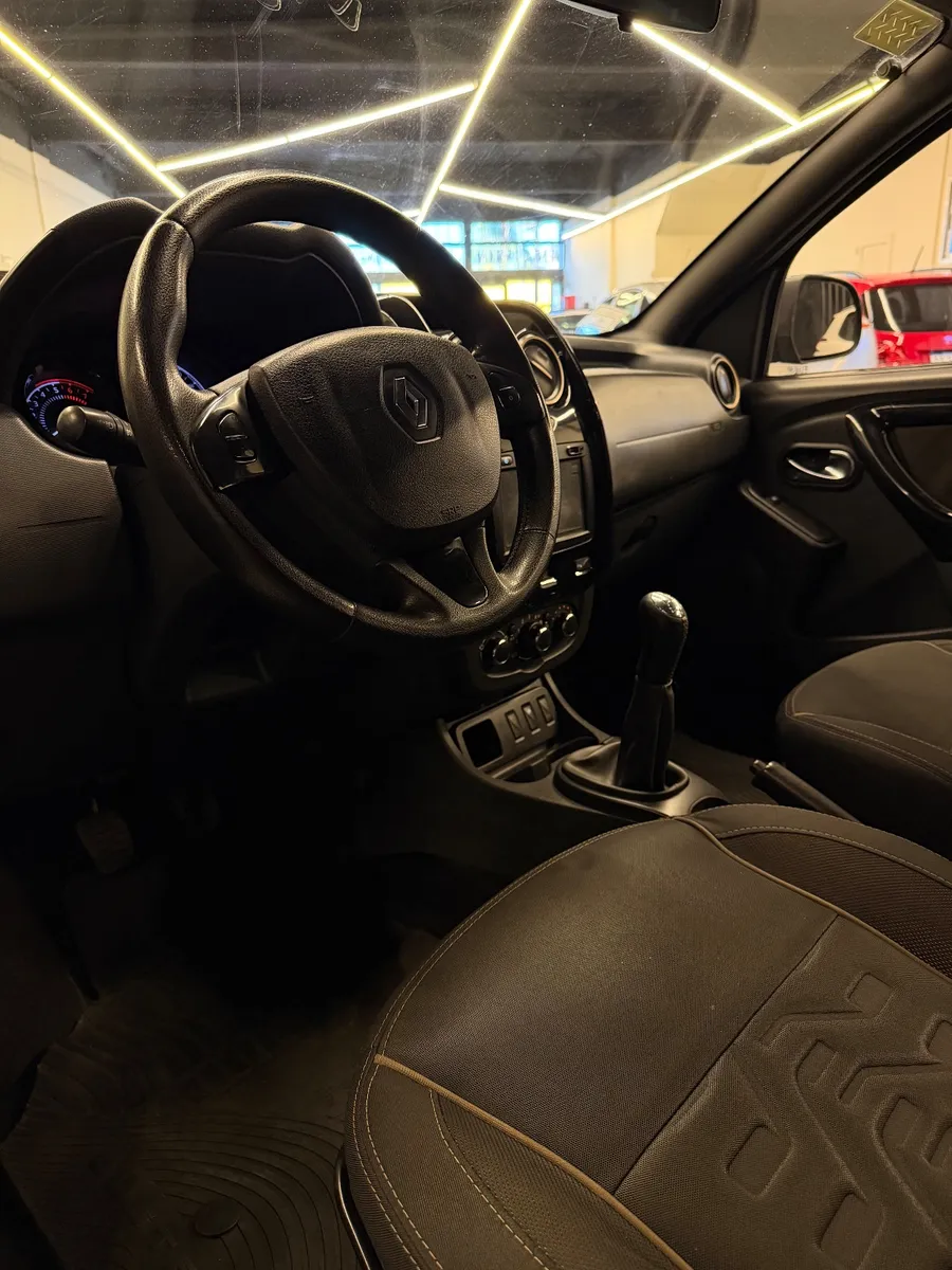 Renault DUSTER 4X2 Privilege — foto 8