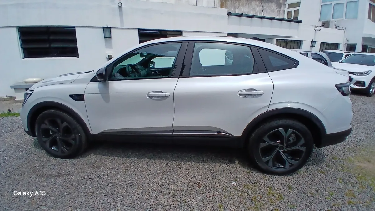 Renault ARKANA E-TECH 5P 1,3 T Hybrid 7AT Esprit Alpine — foto 10