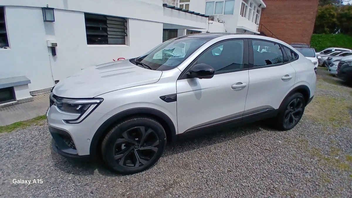 Renault ARKANA E-TECH 5P 1,3 T Hybrid 7AT Esprit Alpine — foto 13