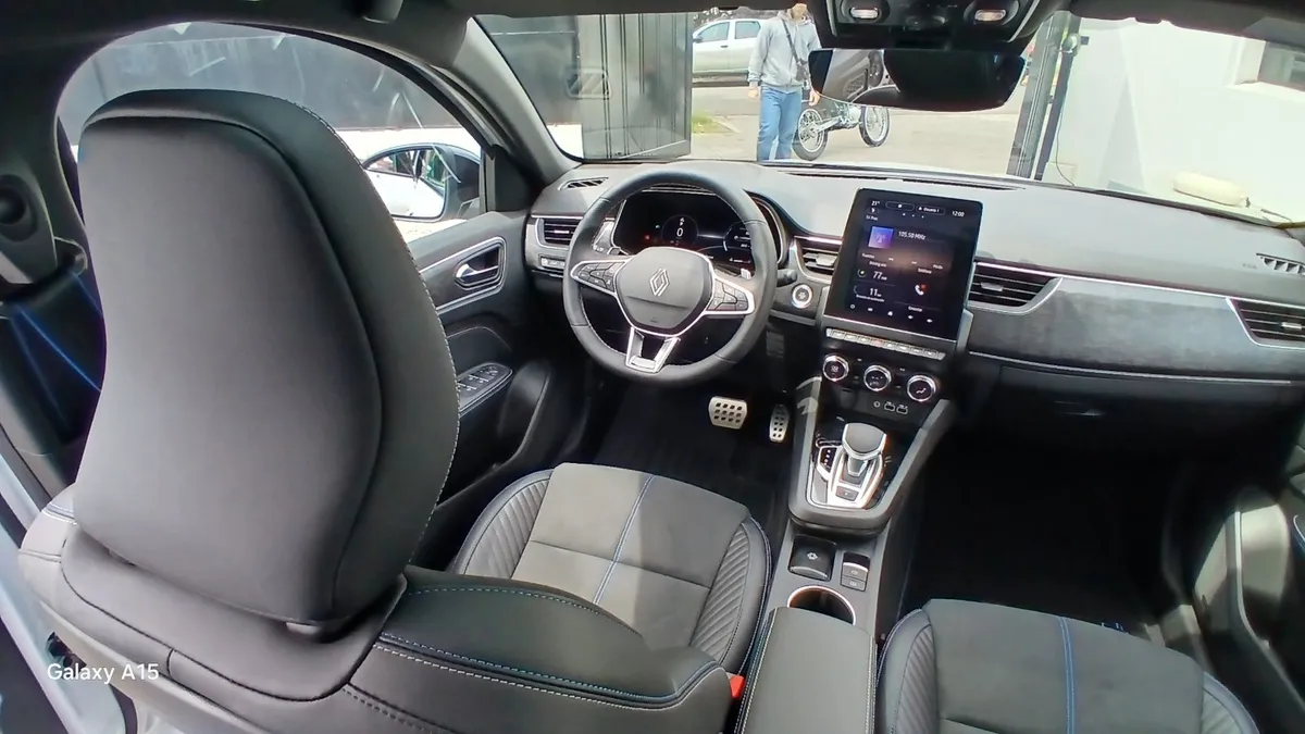 Renault ARKANA E-TECH 5P 1,3 T Hybrid 7AT Esprit Alpine — foto 14