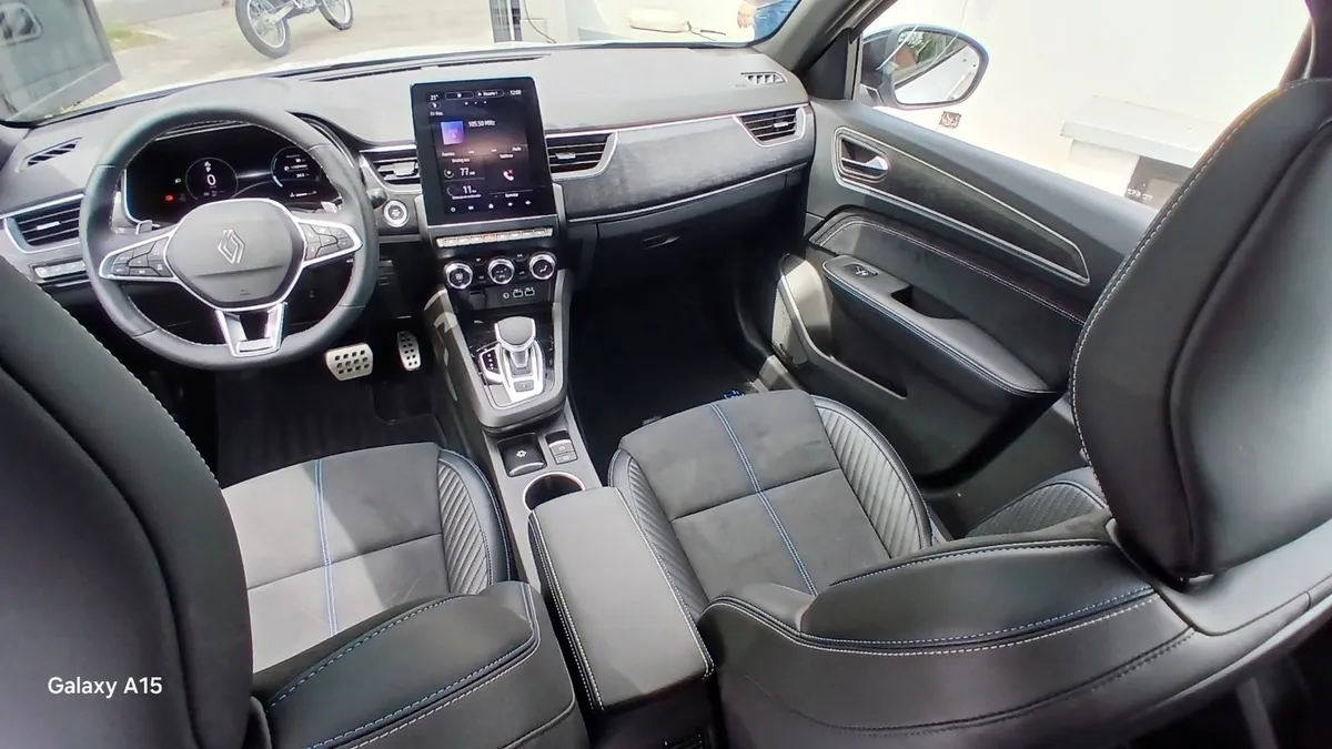 Renault ARKANA E-TECH 5P 1,3 T Hybrid 7AT Esprit Alpine — foto 15