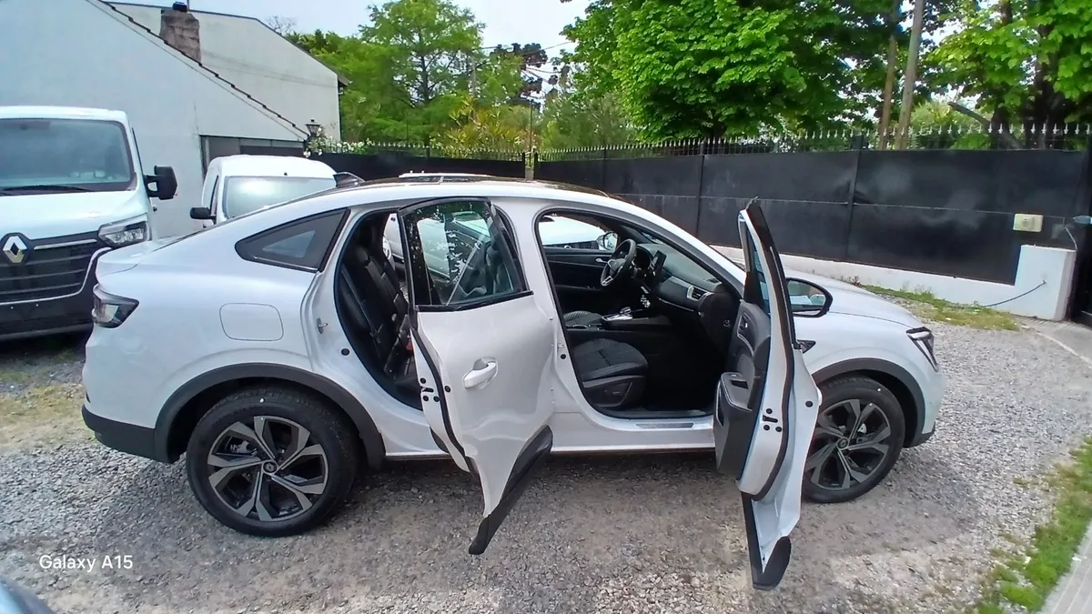Renault ARKANA E-TECH 5P 1,3 T Hybrid 7AT Esprit Alpine — foto 17
