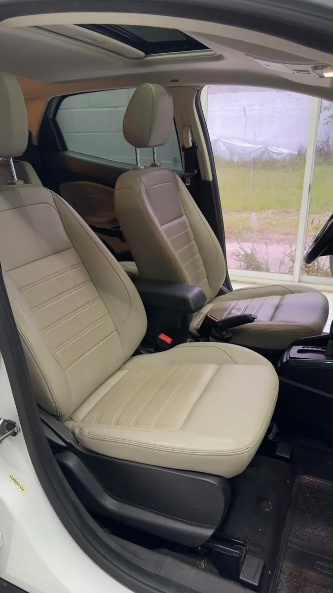 Ford ECOSPORT Titanium  — foto 8