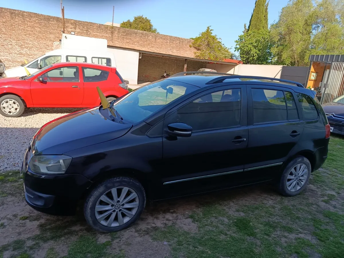 Volkswagen SURAN 5P 1,6 Highline — foto 4