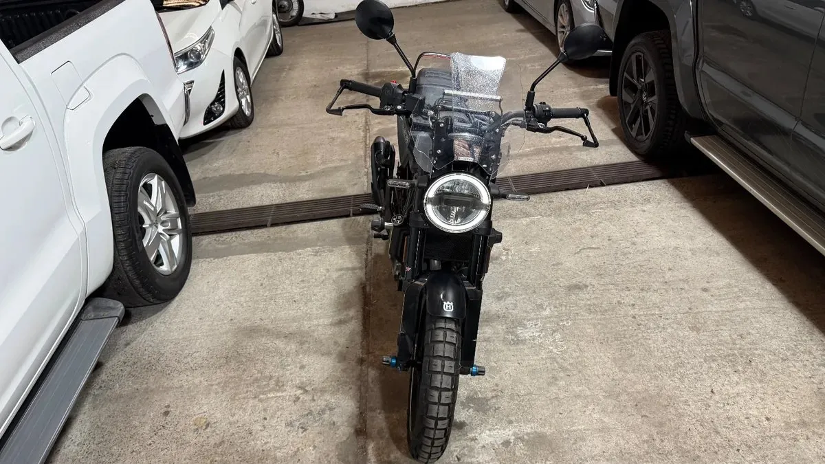 Husqvarna Svartpilen 401 — foto 5