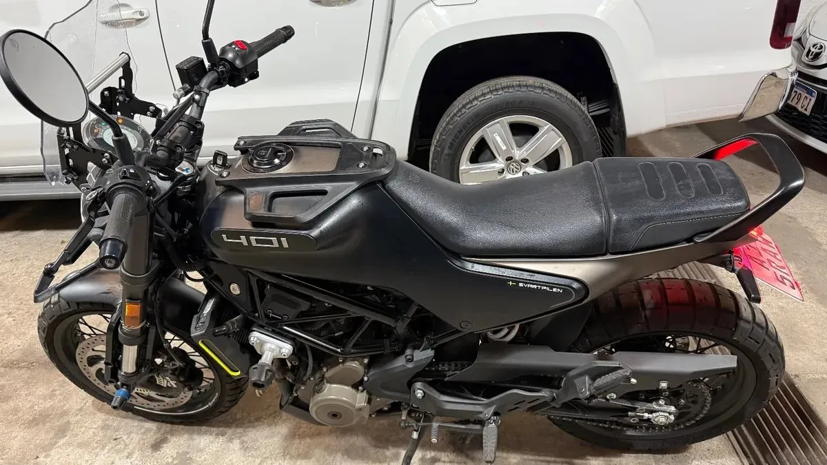 Husqvarna Svartpilen 401 — foto 7
