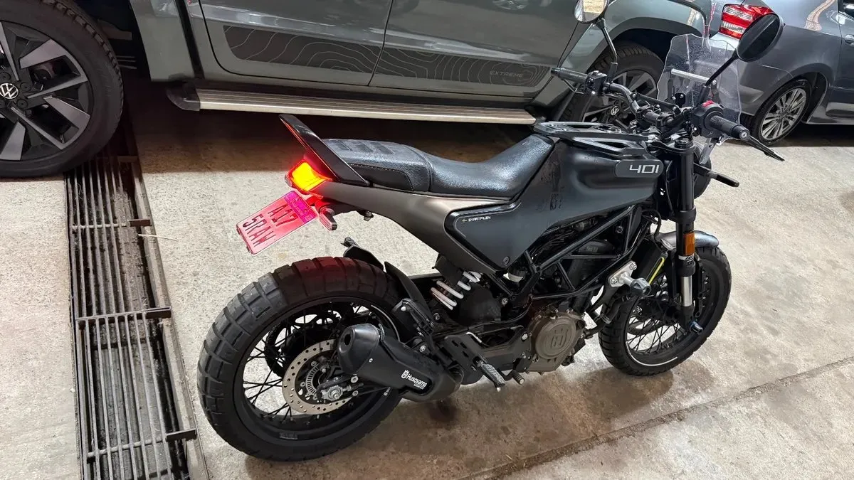 Husqvarna Svartpilen 401 — foto 9
