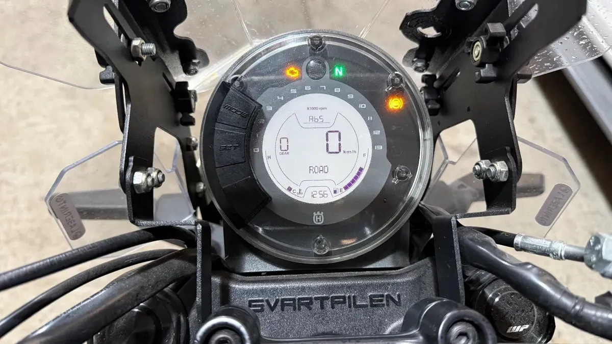 Husqvarna Svartpilen 401 — foto 11