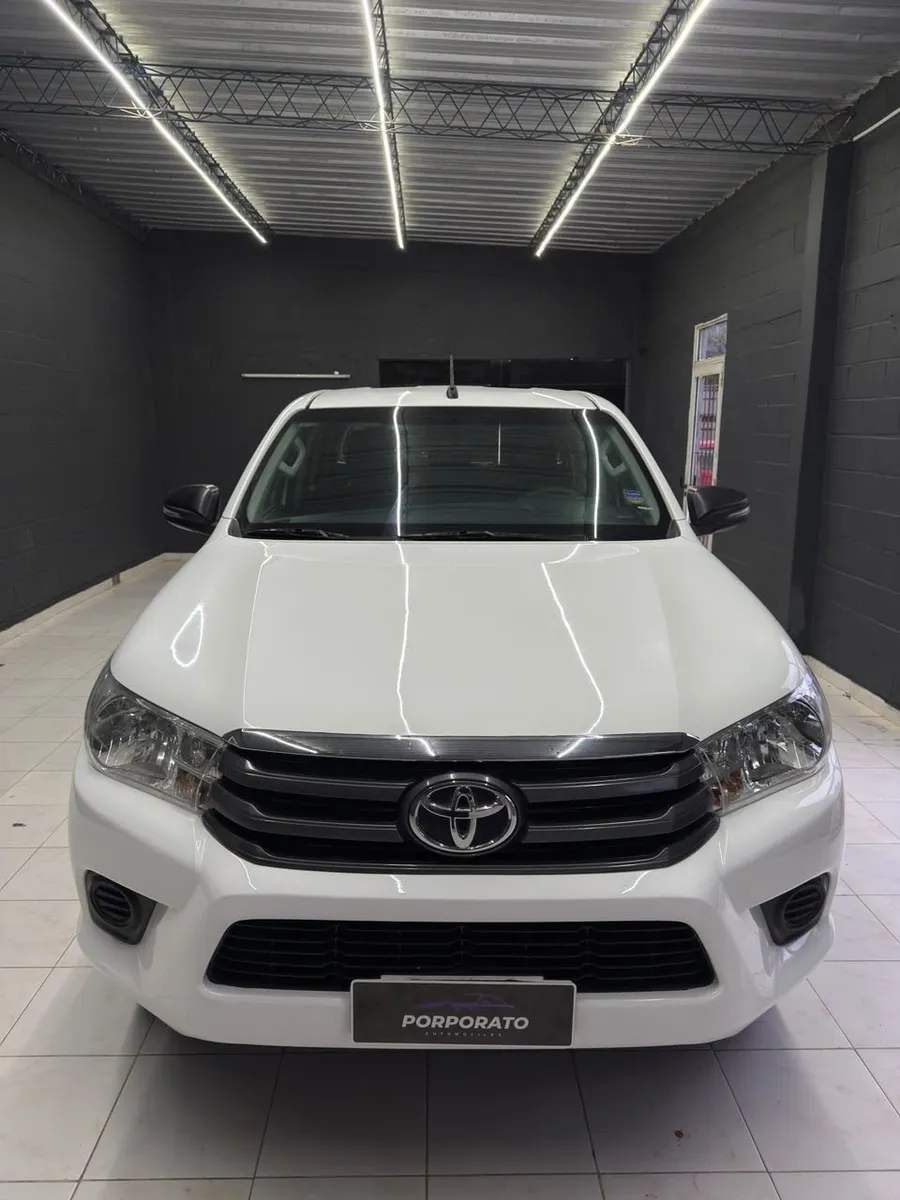 Toyota HILUX PICK - UP D/C 2,8 Diesel 4X4 Sr 6MT 2019 — foto 2