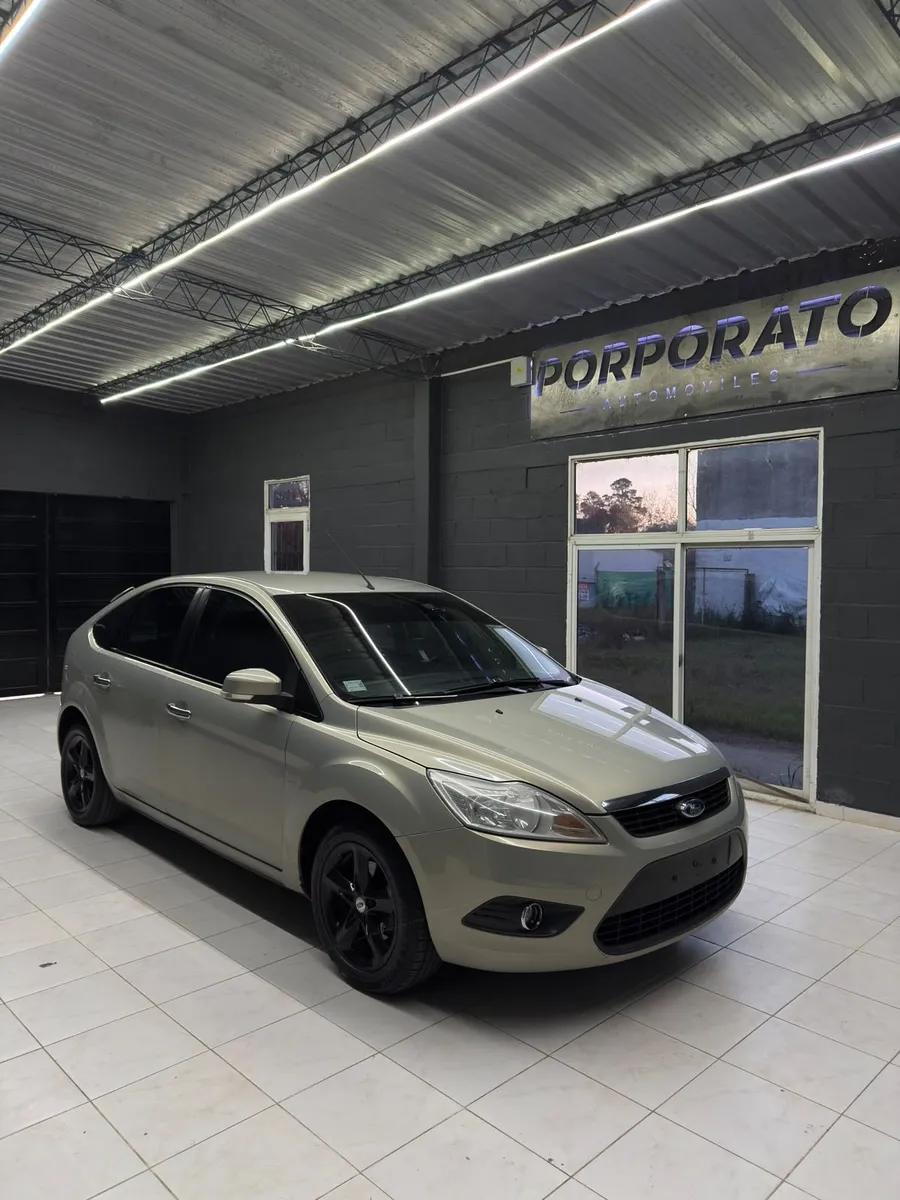 Ford FOCUS 5P 1,6 Trend — foto 3