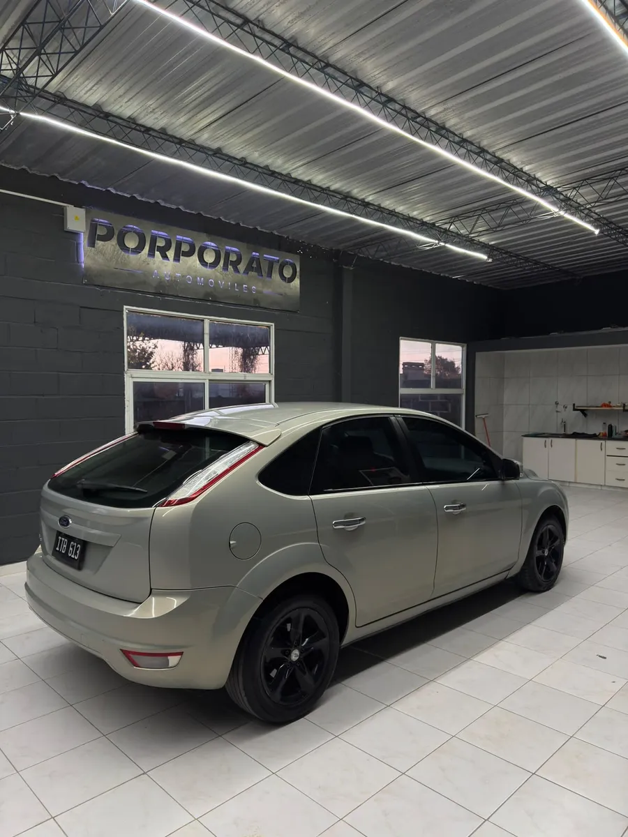Ford FOCUS 5P 1,6 Trend — foto 4