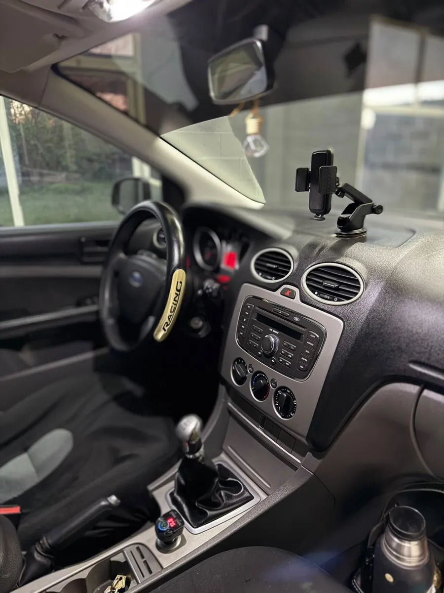 Ford FOCUS 5P 1,6 Trend — foto 9
