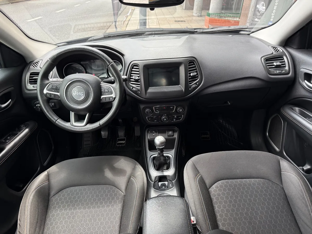 Jeep COMPASS 5P 2,4 6MT Sport 4X2 2018 — foto 8