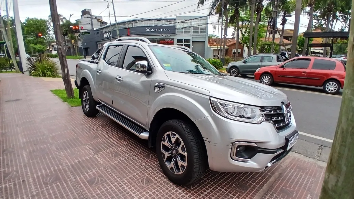 Renault ALASKAN PICK - UP D/C 2,3 Dci T 190CV 4WD Iconic 7AT — foto 2