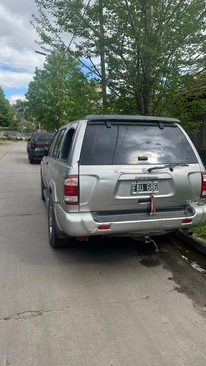 Nissan Pathfinder 4x4 — foto 4