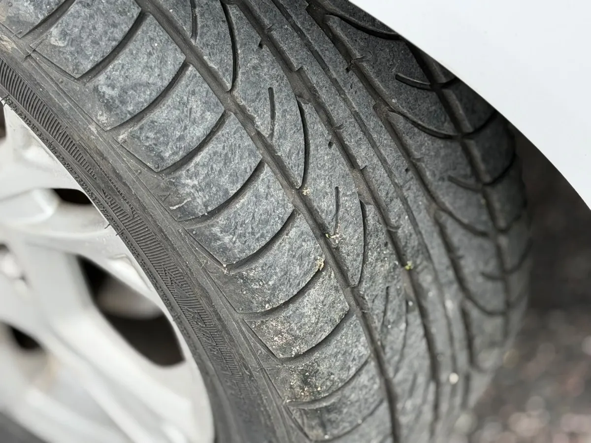 Ford FIESTA KINETIC DESIGN ATTRACTION 5P 1,6 Se — foto 4