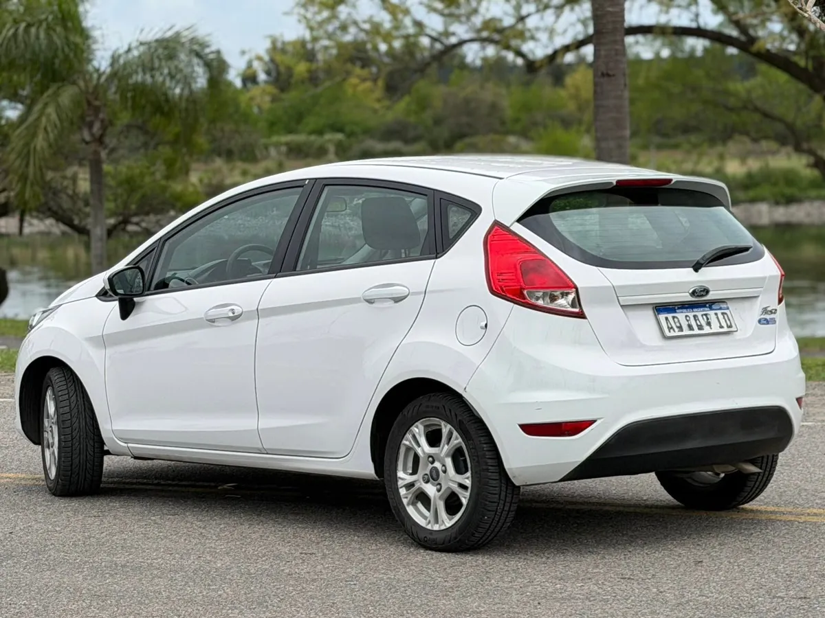 Ford FIESTA KINETIC DESIGN ATTRACTION 5P 1,6 Se — foto 6