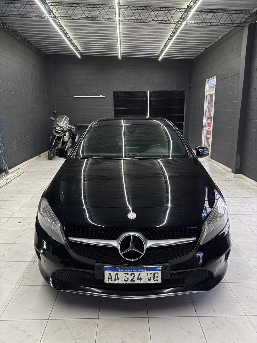 Mercedes-Benz A-Class A200 — foto 2