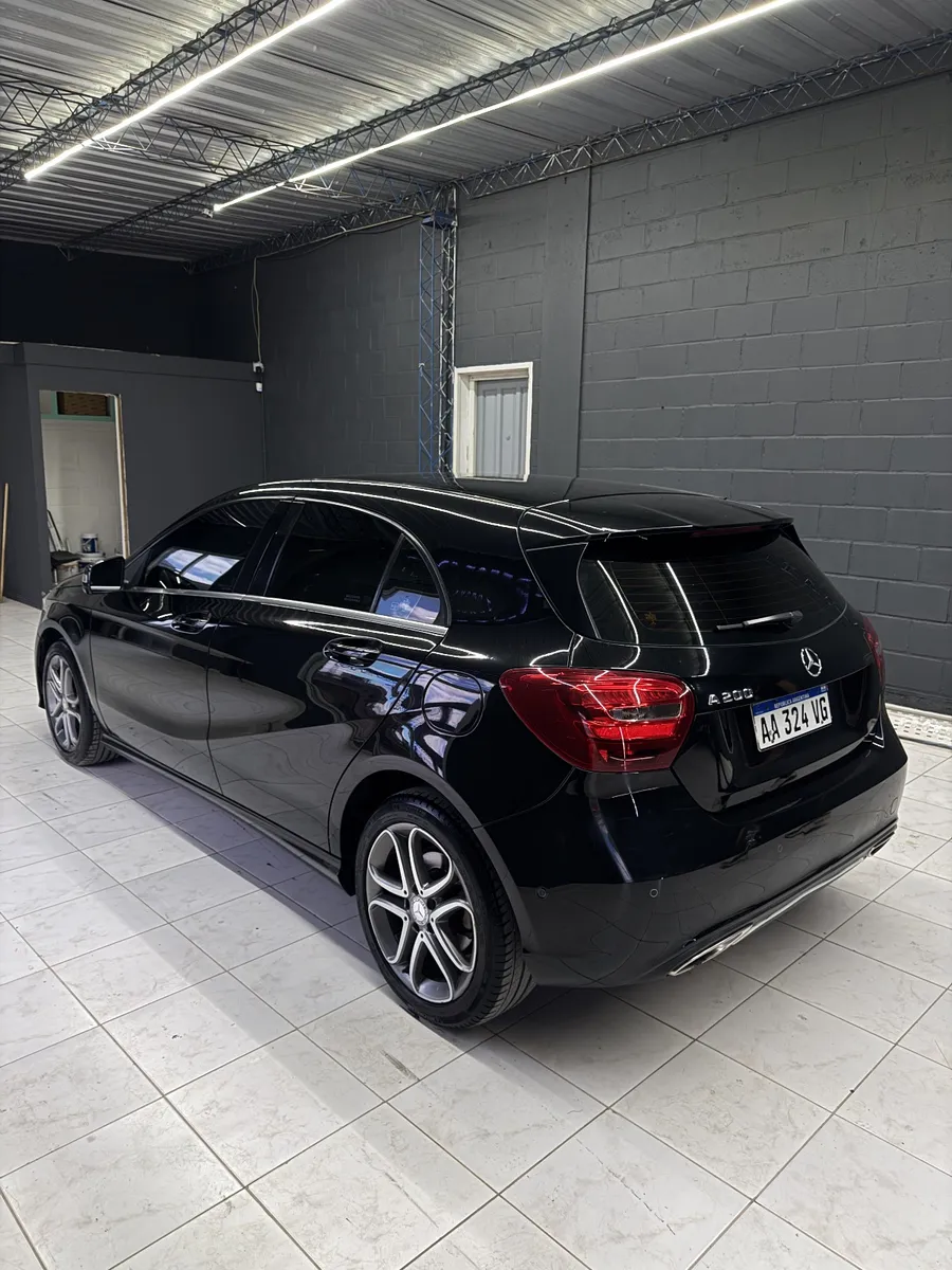 Mercedes-Benz A-Class A200 — foto 5