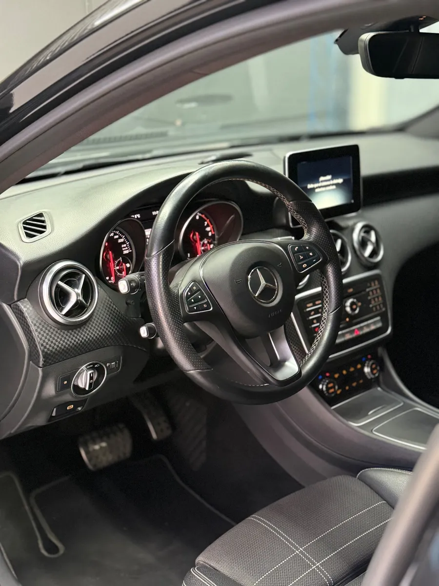 Mercedes-Benz A-Class A200 — foto 6