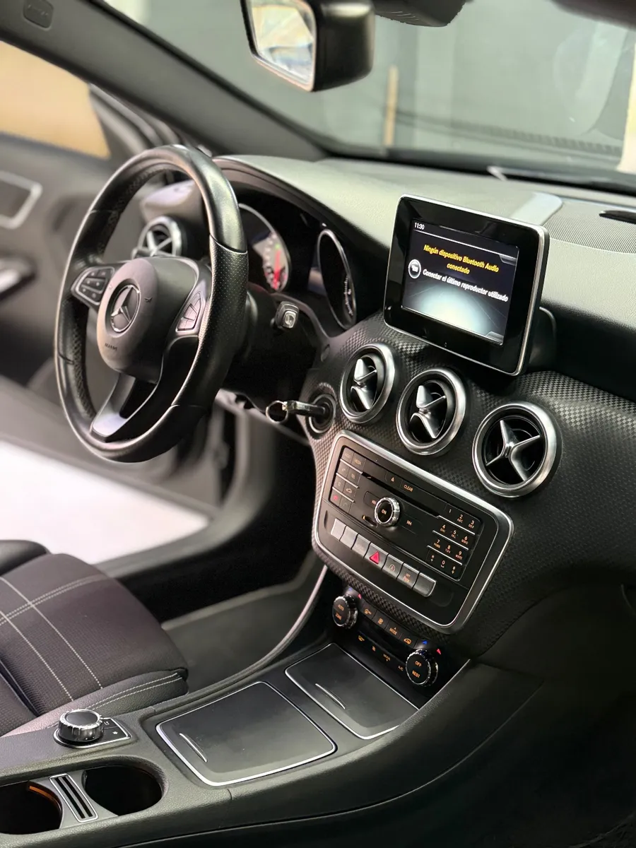Mercedes-Benz A-Class A200 — foto 9