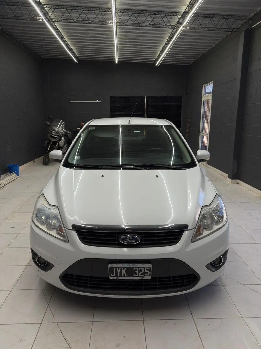 Ford FOCUS 4P 1,6 Trend Exe — foto 2