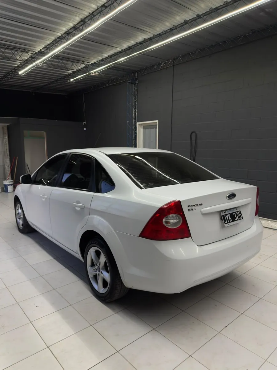 Ford FOCUS 4P 1,6 Trend Exe — foto 5