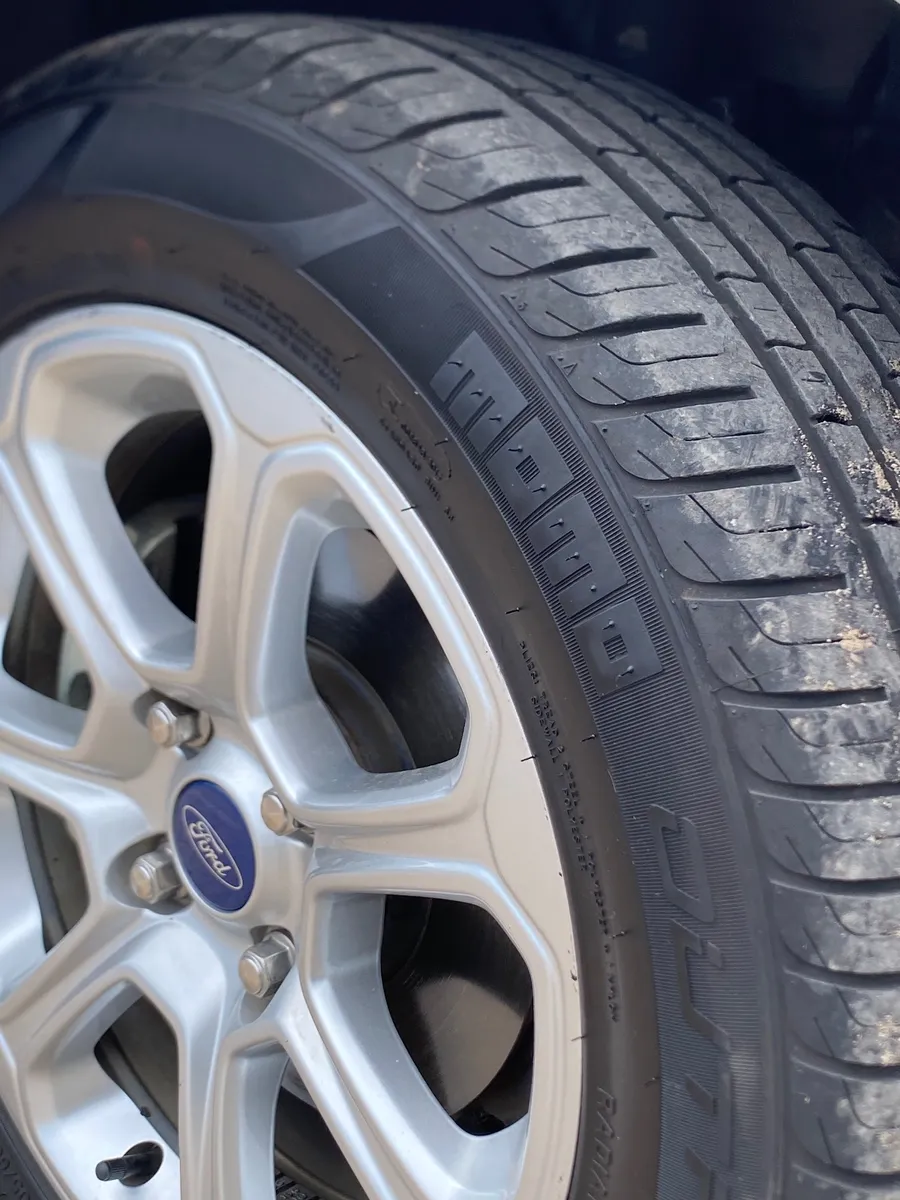 Ford ECOSPORT KINETIC DESIGN ATTRACTION 5P 1,5 Se 2017 — foto 5