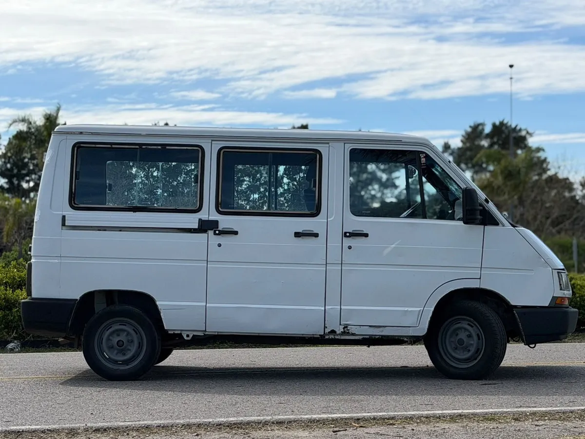 Renault Traffic Furgon Vidriada — foto 5