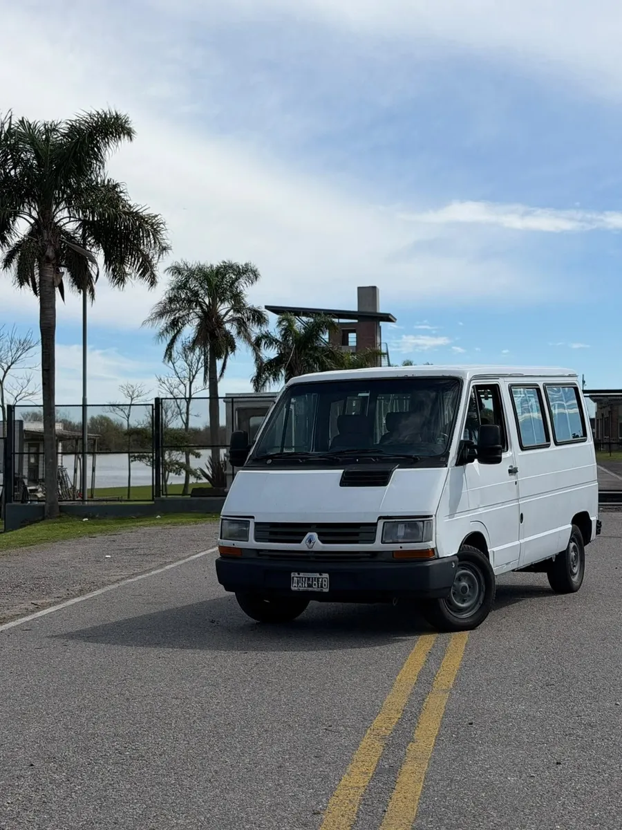 Renault Traffic Furgon Vidriada — foto 8