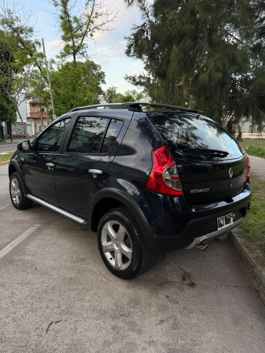 Renault SANDERO STEPWAY 5P 1,6 16V Confort 2011 — foto 3