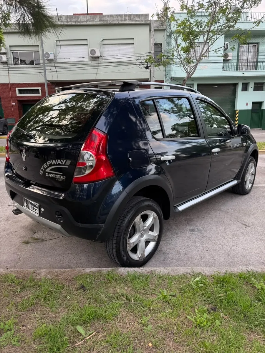 Renault SANDERO STEPWAY 5P 1,6 16V Confort 2011 — foto 4
