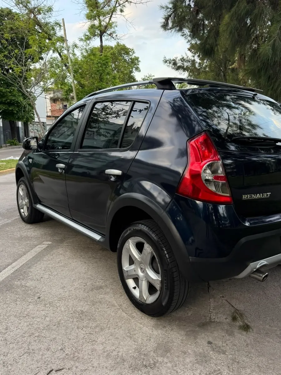 Renault SANDERO STEPWAY 5P 1,6 16V Confort 2011 — foto 5