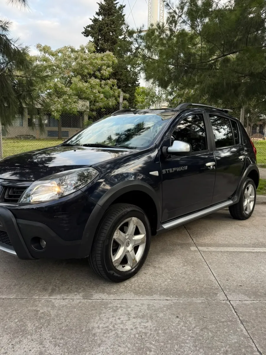 Renault SANDERO STEPWAY 5P 1,6 16V Confort 2011 — foto 7
