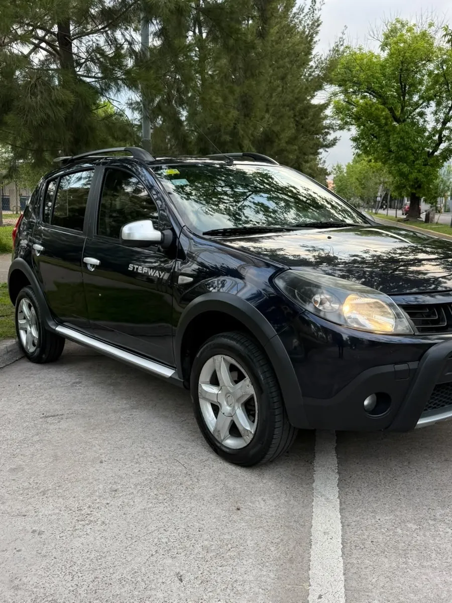 Renault SANDERO STEPWAY 5P 1,6 16V Confort 2011 — foto 9