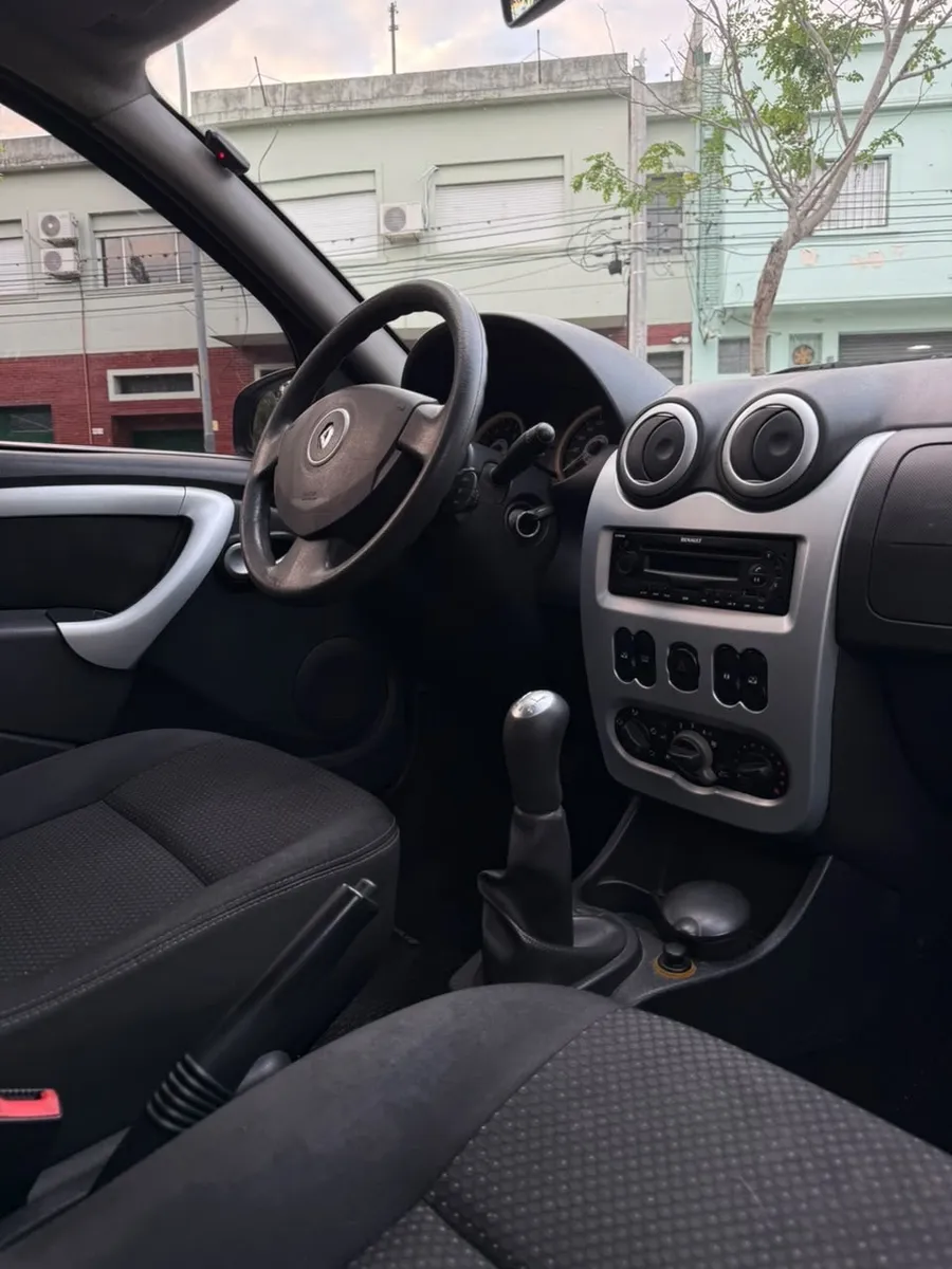 Renault SANDERO STEPWAY 5P 1,6 16V Confort 2011 — foto 11