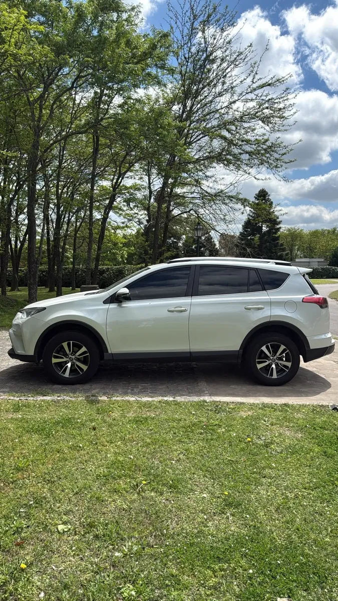 Toyota RAV - 4 5P 2,5 Xle 4X2 CVT Hybrid — foto 4