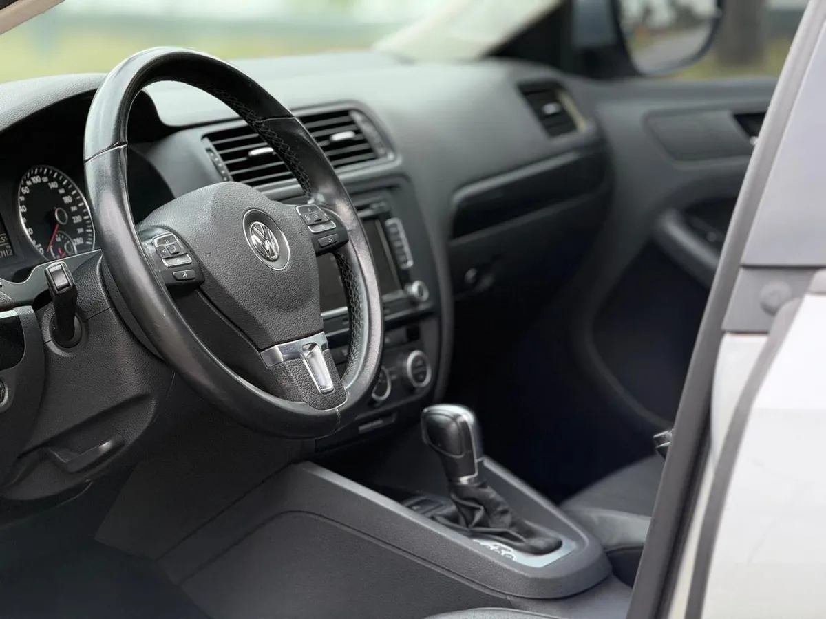 Volkswagen VENTO 4P 2,5 FSI Luxury Tipt 170hp — foto 5